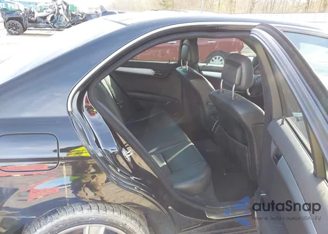 2008 Mercedes-Benz C 300 Luxury/Sport z USA, uszkodzony, nr VIN WDDGF54X48F083478